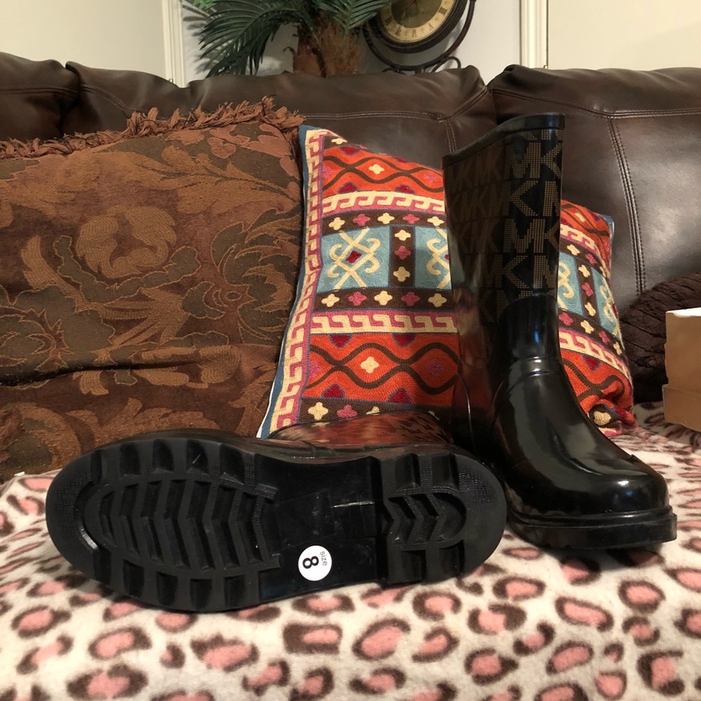 Michael Kors Rain Boots FINAL PRICE - Picture 5 of 6